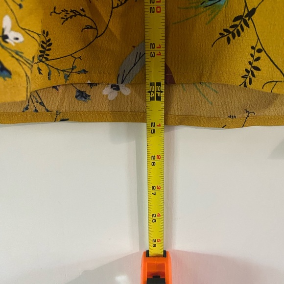 Yellow Flutter Sleeve Boxy Blouse - Picture 7 of 8